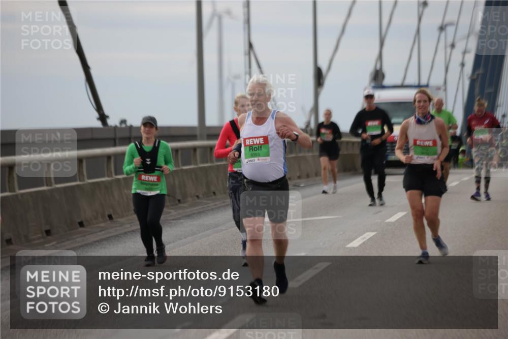 03.10.2025 - Köhlbrandbrückenlauf Jannik Wohlers http://msf.ph/oto/9153180 03.10.2025 16:03:49 Position 1 8353 meine-sportfotos.de