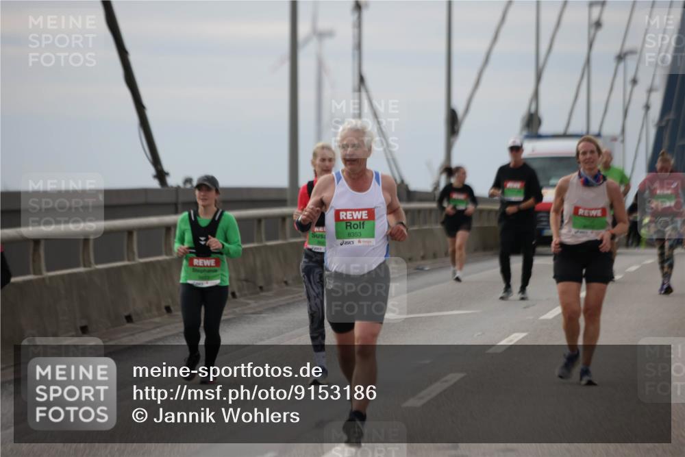 03.10.2025 - Köhlbrandbrückenlauf Jannik Wohlers http://msf.ph/oto/9153186 03.10.2025 16:03:49 Position 1 8353 meine-sportfotos.de