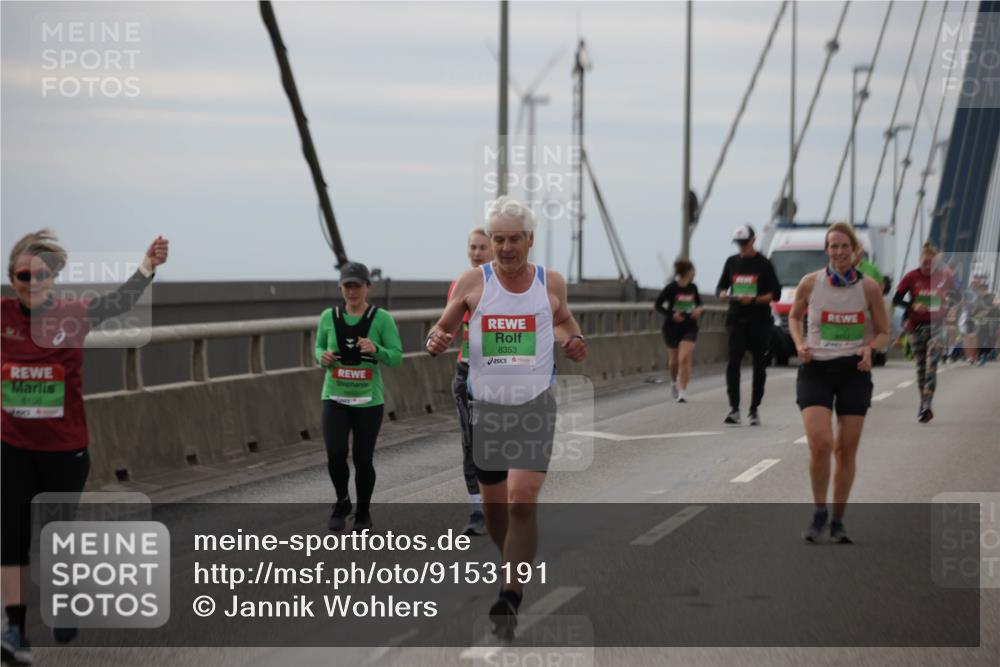 03.10.2025 - Köhlbrandbrückenlauf Jannik Wohlers http://msf.ph/oto/9153191 03.10.2025 16:03:50 Position 1 8106, 8353 meine-sportfotos.de