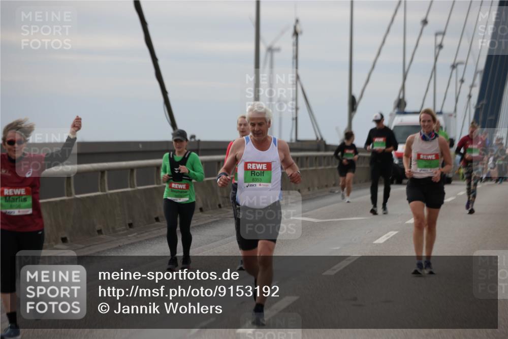 03.10.2025 - Köhlbrandbrückenlauf Jannik Wohlers http://msf.ph/oto/9153192 03.10.2025 16:03:50 Position 1 8108, 8353 meine-sportfotos.de