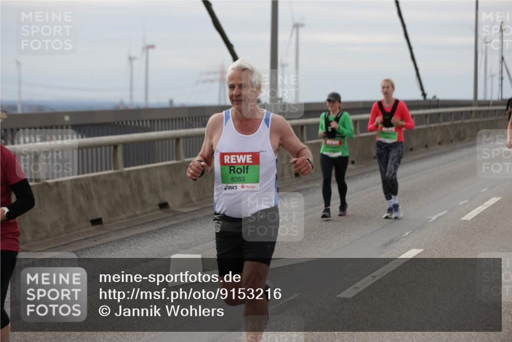 03.10.2025 - Köhlbrandbrückenlauf Jannik Wohlers http://msf.ph/oto/9153216 03.10.2025 16:03:53 Position 1 8353 meine-sportfotos.de