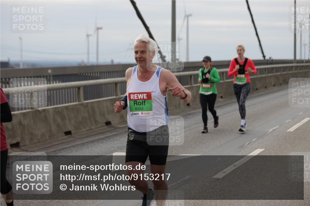 03.10.2025 - Köhlbrandbrückenlauf Jannik Wohlers http://msf.ph/oto/9153217 03.10.2025 16:03:53 Position 1 8353 meine-sportfotos.de