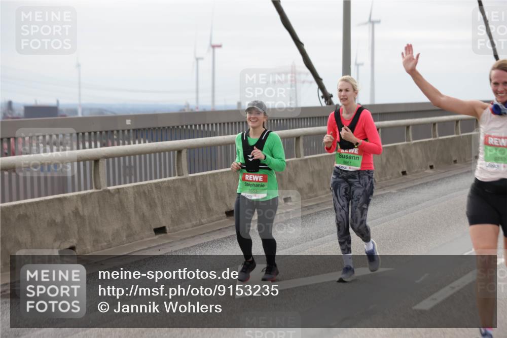 03.10.2025 - Köhlbrandbrückenlauf Jannik Wohlers http://msf.ph/oto/9153235 03.10.2025 16:03:55 Position 1 8653, 8661, 9712 meine-sportfotos.de