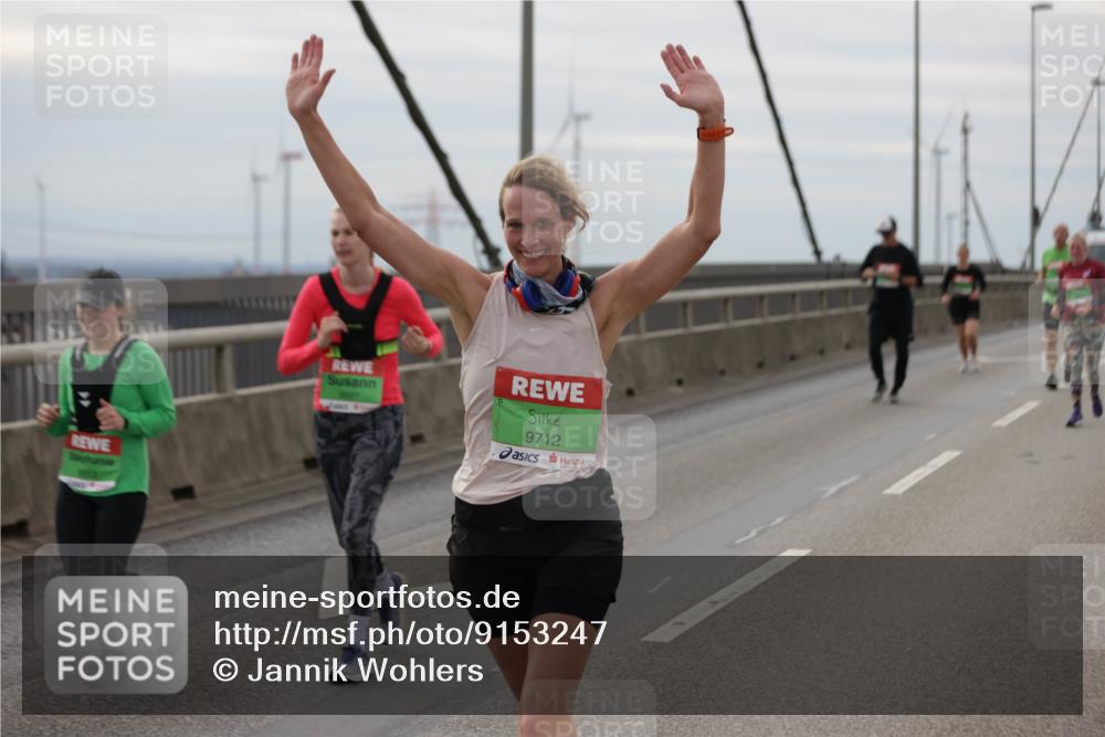 03.10.2025 - Köhlbrandbrückenlauf Jannik Wohlers http://msf.ph/oto/9153247 03.10.2025 16:03:56 Position 1 9712 meine-sportfotos.de