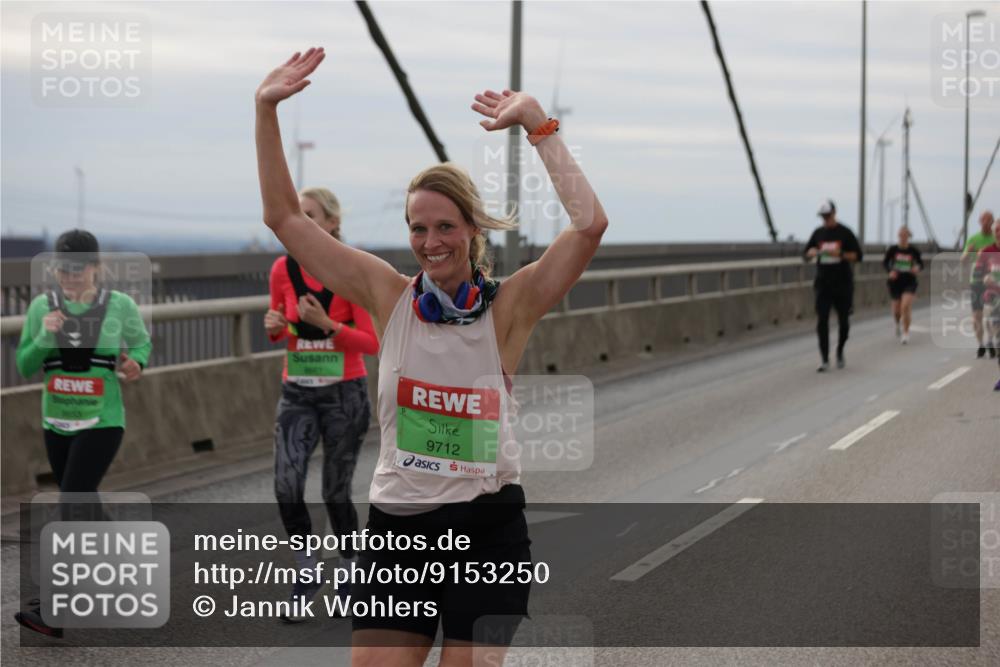 03.10.2025 - Köhlbrandbrückenlauf Jannik Wohlers http://msf.ph/oto/9153250 03.10.2025 16:03:56 Position 1 9712 meine-sportfotos.de