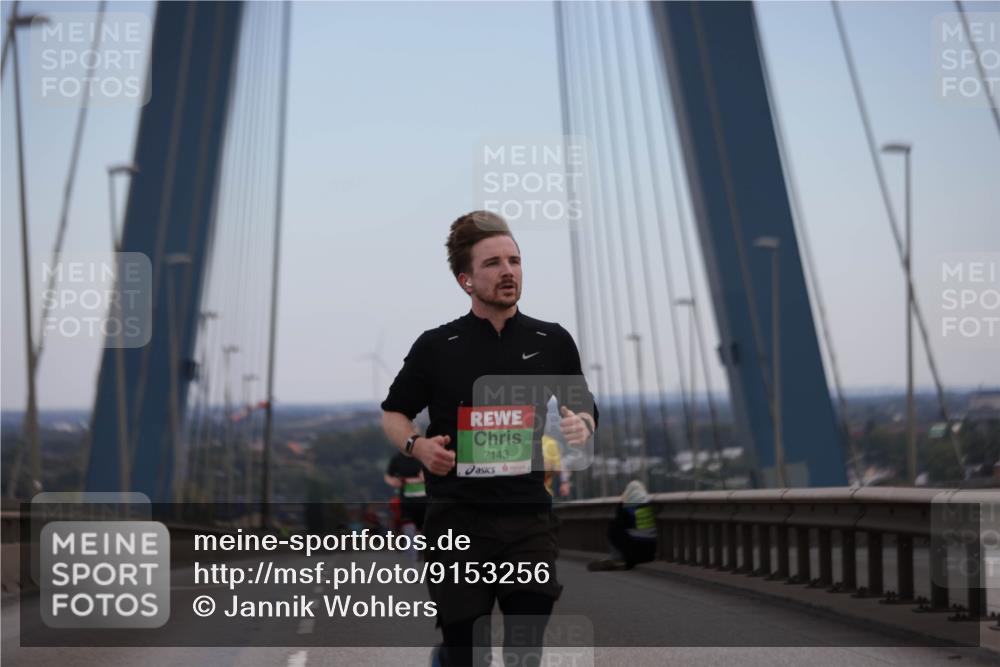 03.10.2025 - Köhlbrandbrückenlauf Jannik Wohlers http://msf.ph/oto/9153256 03.10.2025 15:19:05 Position 1 7143 meine-sportfotos.de