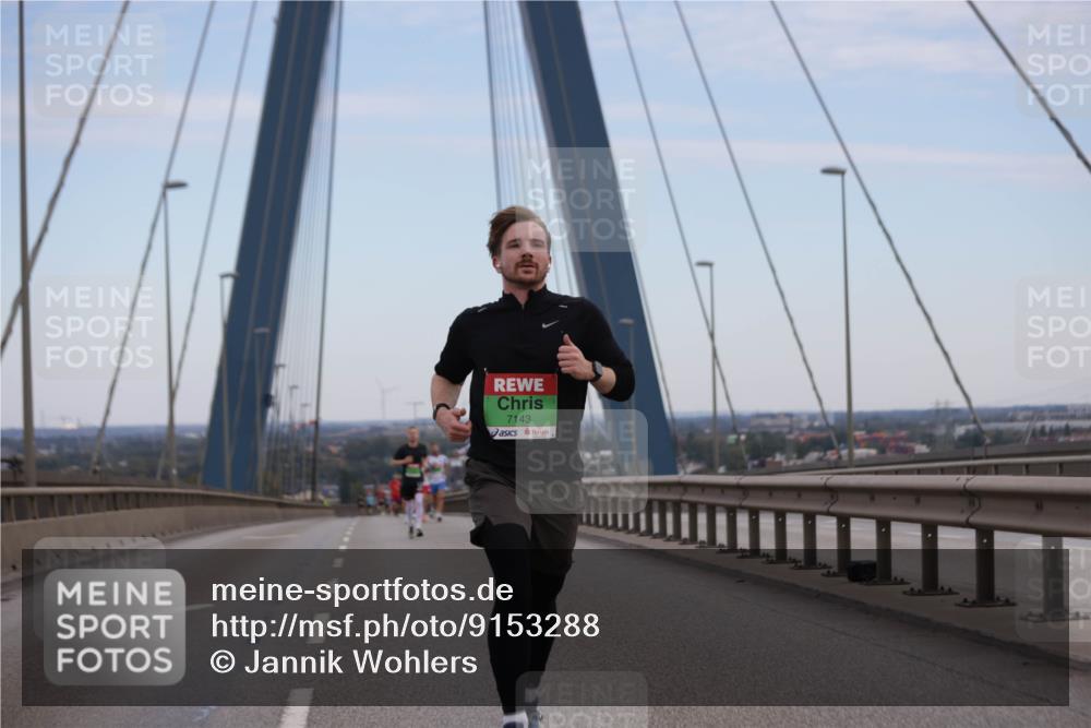 03.10.2025 - Köhlbrandbrückenlauf Jannik Wohlers http://msf.ph/oto/9153288 03.10.2025 15:19:06 Position 1 7143 meine-sportfotos.de