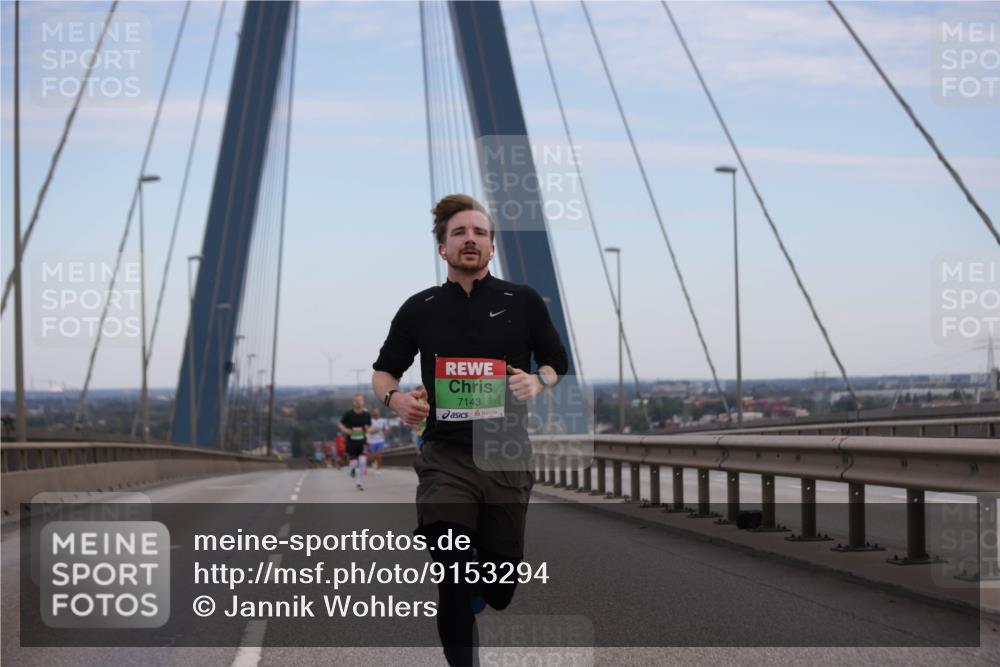 03.10.2025 - Köhlbrandbrückenlauf Jannik Wohlers http://msf.ph/oto/9153294 03.10.2025 15:19:06 Position 1 7143 meine-sportfotos.de