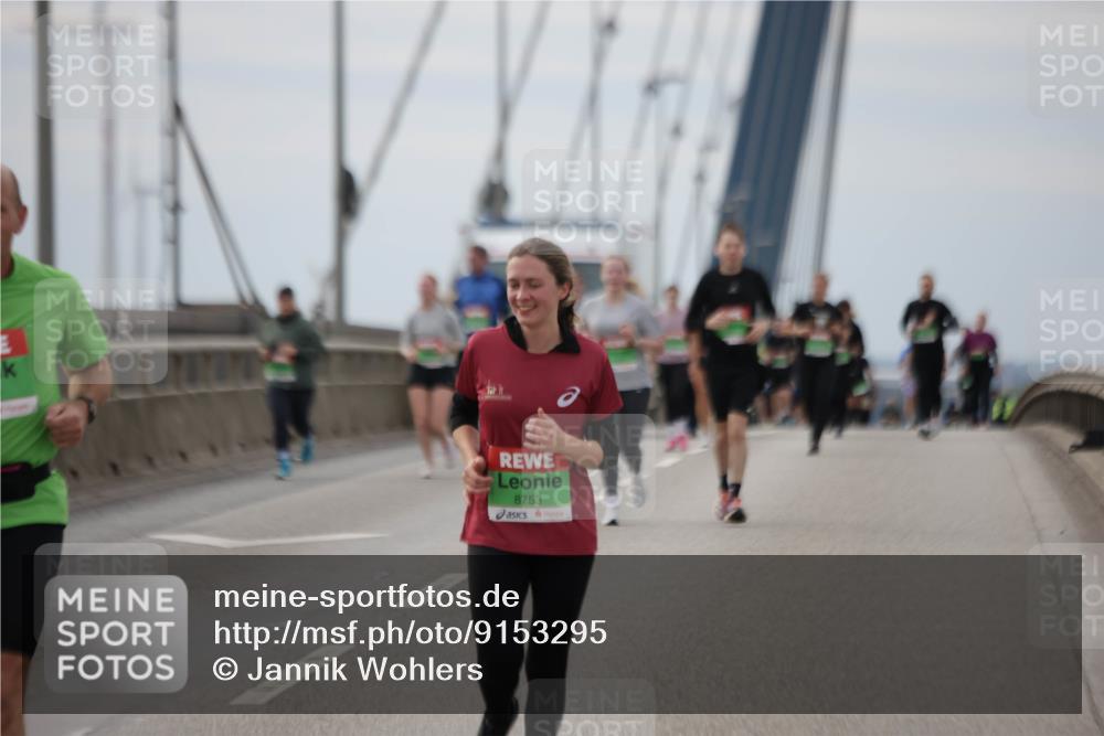 03.10.2025 - Köhlbrandbrückenlauf Jannik Wohlers http://msf.ph/oto/9153295 03.10.2025 16:04:01 Position 1 8753 meine-sportfotos.de