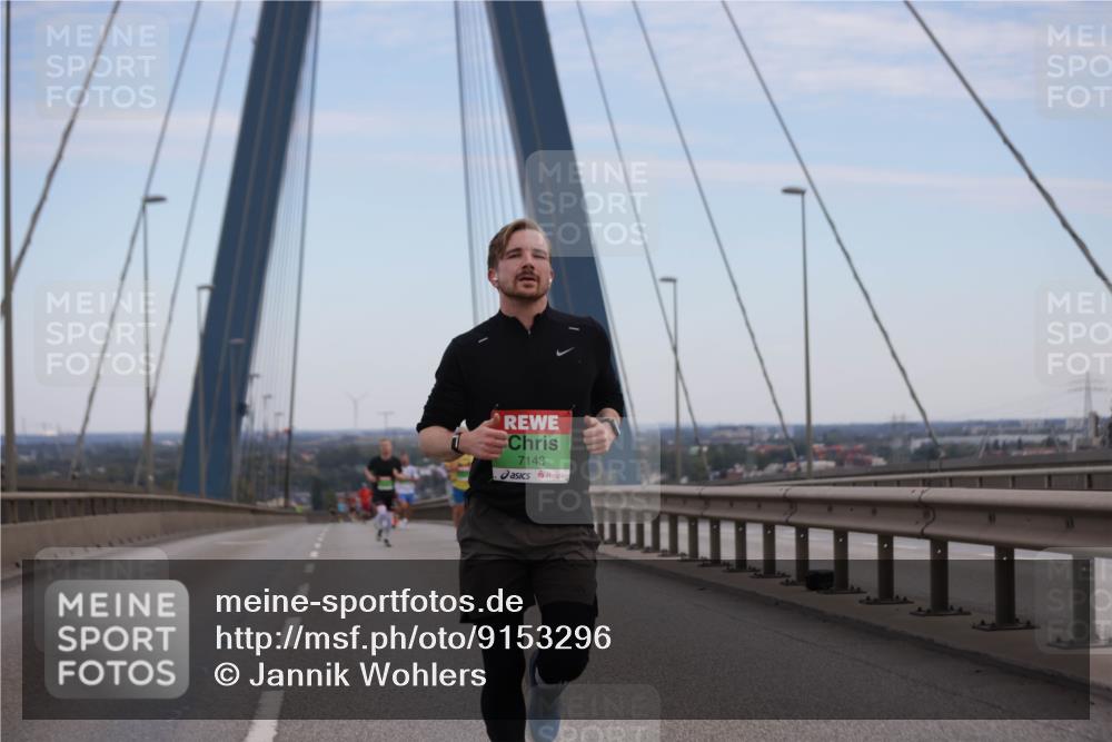 03.10.2025 - Köhlbrandbrückenlauf Jannik Wohlers http://msf.ph/oto/9153296 03.10.2025 15:19:06 Position 1 7143 meine-sportfotos.de