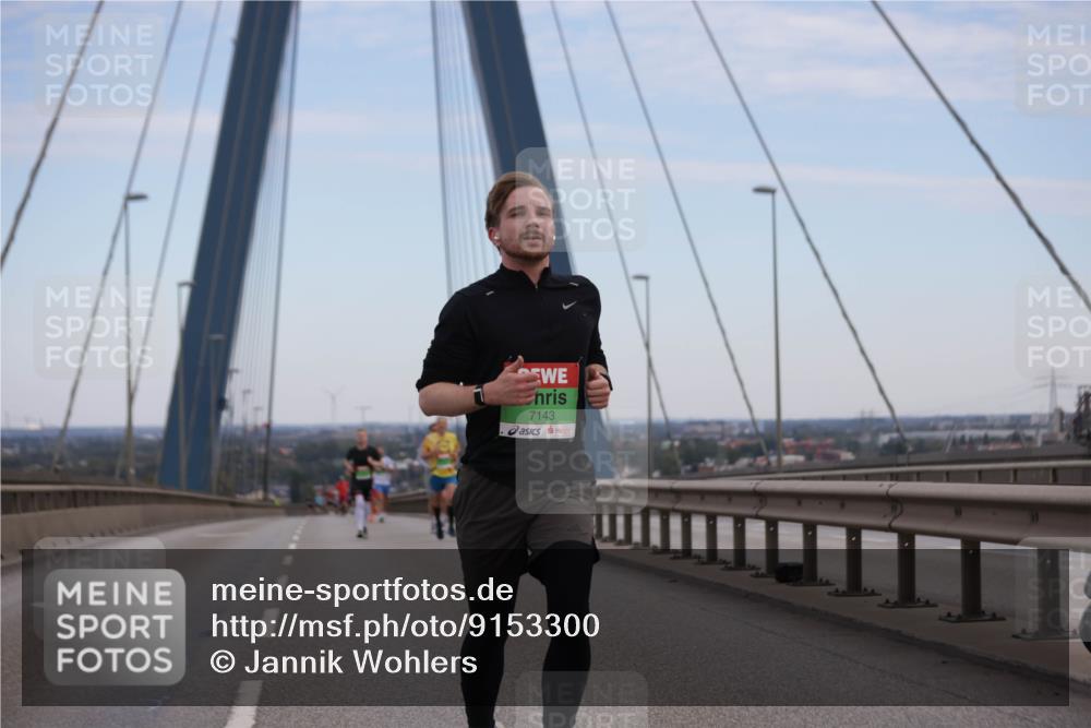03.10.2025 - Köhlbrandbrückenlauf Jannik Wohlers http://msf.ph/oto/9153300 03.10.2025 15:19:06 Position 1 7143 meine-sportfotos.de
