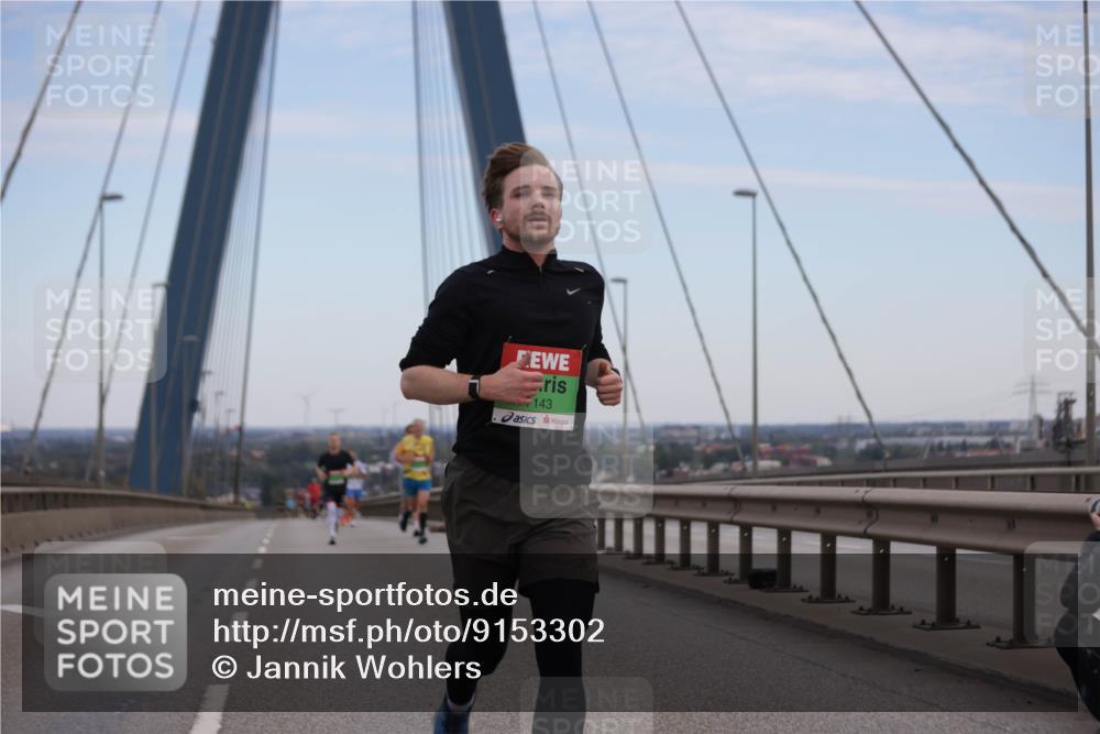 03.10.2025 - Köhlbrandbrückenlauf Jannik Wohlers http://msf.ph/oto/9153302 03.10.2025 15:19:06 Position 1 143 meine-sportfotos.de