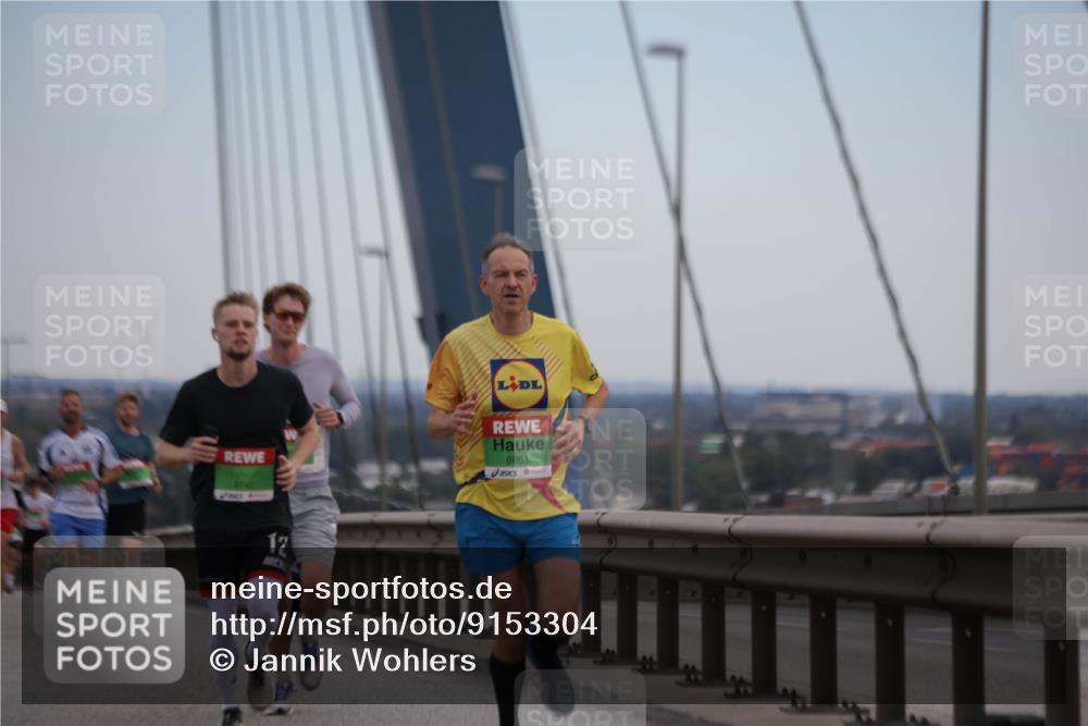 03.10.2025 - Köhlbrandbrückenlauf Jannik Wohlers http://msf.ph/oto/9153304 03.10.2025 15:19:11 Position 1 12, 8861 meine-sportfotos.de