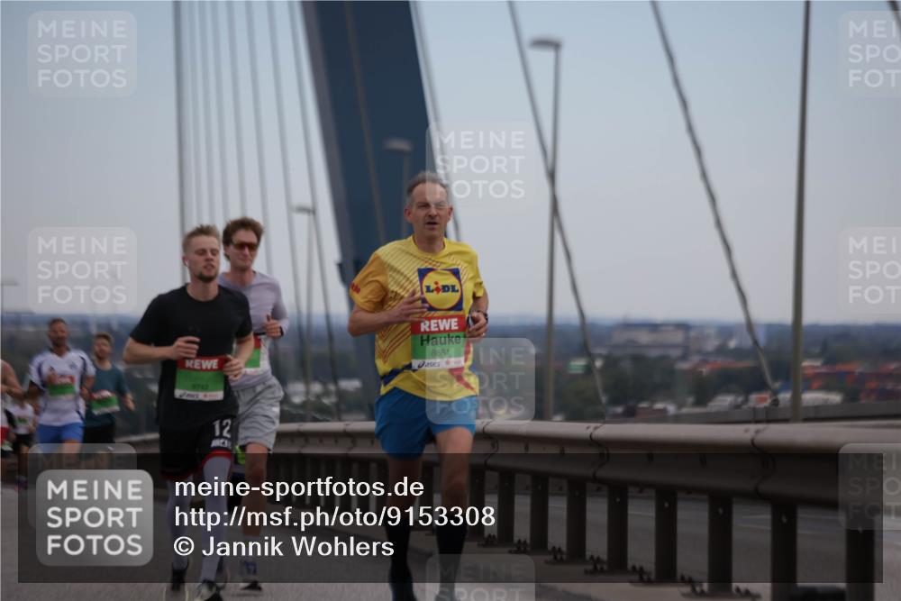 03.10.2025 - Köhlbrandbrückenlauf Jannik Wohlers http://msf.ph/oto/9153308 03.10.2025 15:19:11 Position 1 9742, 12, 8861 meine-sportfotos.de