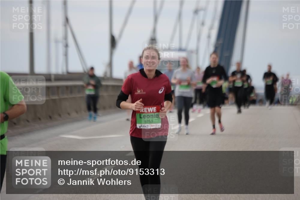 03.10.2025 - Köhlbrandbrückenlauf Jannik Wohlers http://msf.ph/oto/9153313 03.10.2025 16:04:01 Position 1 11, 8753 meine-sportfotos.de