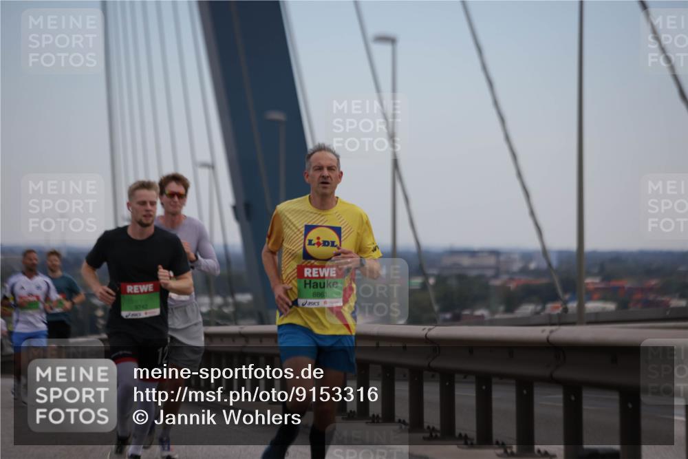 03.10.2025 - Köhlbrandbrückenlauf Jannik Wohlers http://msf.ph/oto/9153316 03.10.2025 15:19:11 Position 1 9742, 11, 8861, 12 meine-sportfotos.de