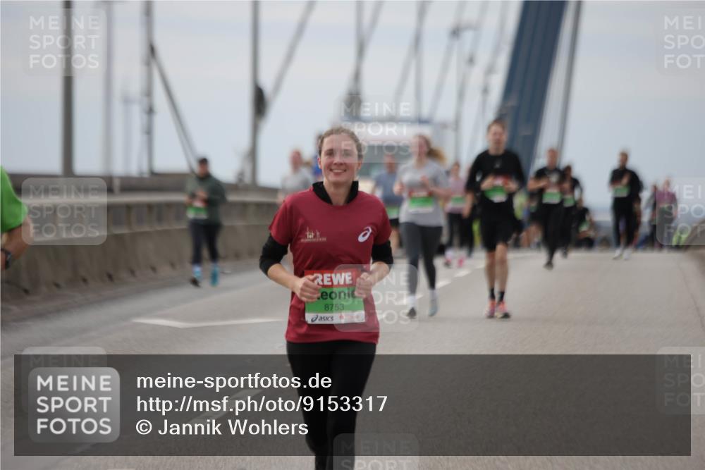 03.10.2025 - Köhlbrandbrückenlauf Jannik Wohlers http://msf.ph/oto/9153317 03.10.2025 16:04:01 Position 1 8753 meine-sportfotos.de