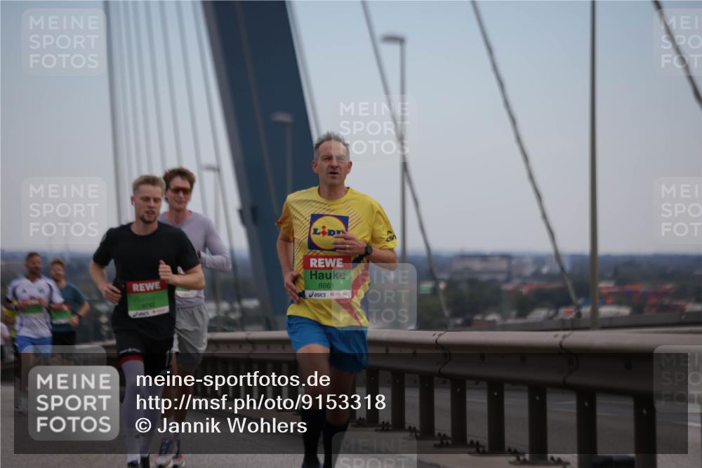 03.10.2025 - Köhlbrandbrückenlauf Jannik Wohlers http://msf.ph/oto/9153318 03.10.2025 15:19:11 Position 1 9742, 8861 meine-sportfotos.de