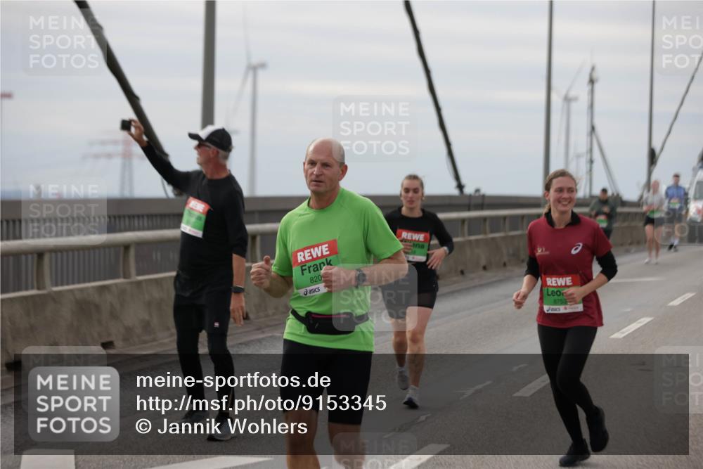 03.10.2025 - Köhlbrandbrückenlauf Jannik Wohlers http://msf.ph/oto/9153345 03.10.2025 16:04:03 Position 1 820, 8753 meine-sportfotos.de