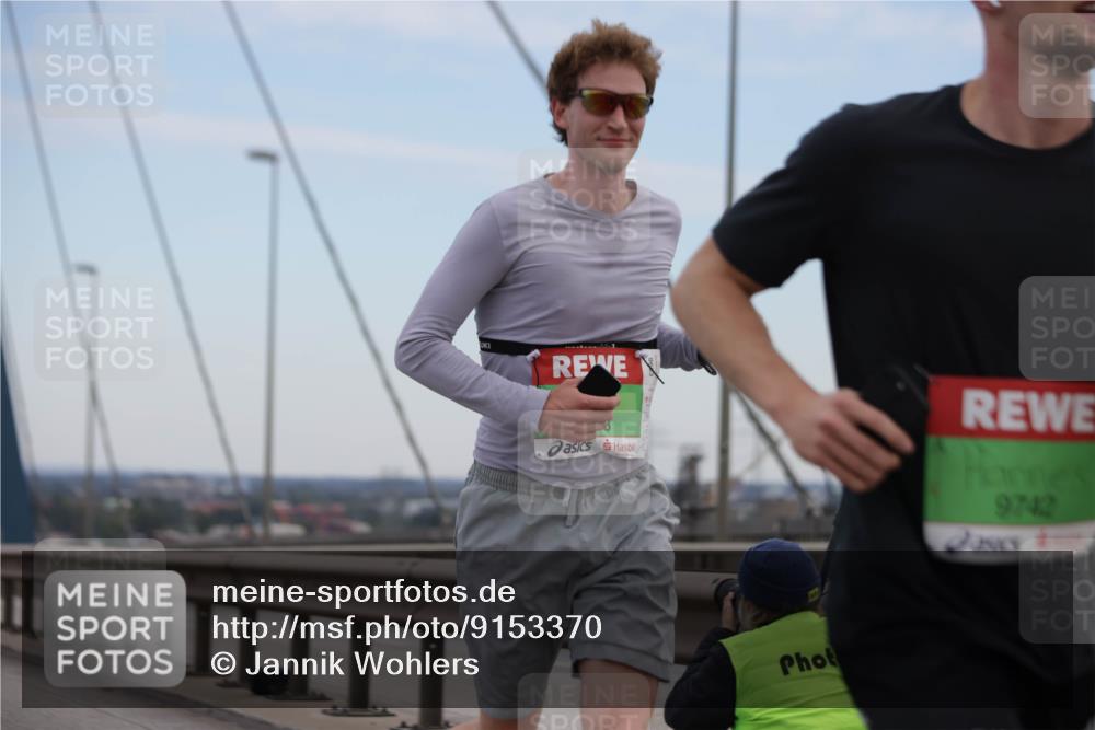 03.10.2025 - Köhlbrandbrückenlauf Jannik Wohlers http://msf.ph/oto/9153370 03.10.2025 15:19:15 Position 1 9742 meine-sportfotos.de