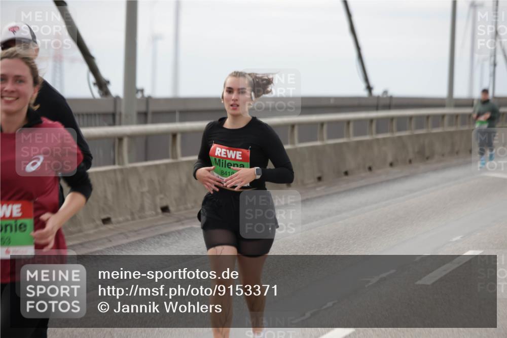 03.10.2025 - Köhlbrandbrückenlauf Jannik Wohlers http://msf.ph/oto/9153371 03.10.2025 16:04:05 Position 1 8418 meine-sportfotos.de