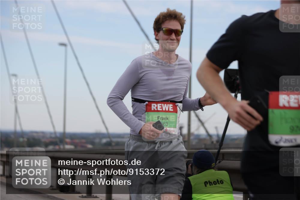03.10.2025 - Köhlbrandbrückenlauf Jannik Wohlers http://msf.ph/oto/9153372 03.10.2025 15:19:15 Position 1 663, 97 meine-sportfotos.de