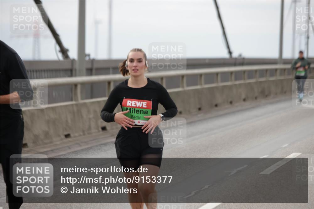 03.10.2025 - Köhlbrandbrückenlauf Jannik Wohlers http://msf.ph/oto/9153377 03.10.2025 16:04:05 Position 1 8418 meine-sportfotos.de