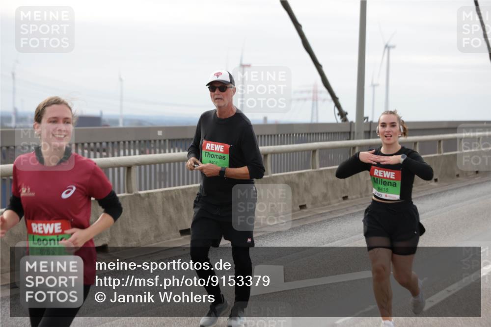 03.10.2025 - Köhlbrandbrückenlauf Jannik Wohlers http://msf.ph/oto/9153379 03.10.2025 16:04:05 Position 1 8753, 8407, 8418 meine-sportfotos.de