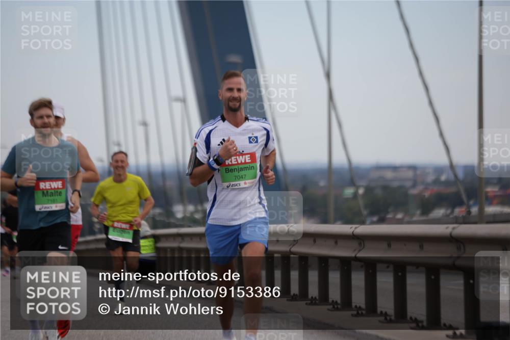 03.10.2025 - Köhlbrandbrückenlauf Jannik Wohlers http://msf.ph/oto/9153386 03.10.2025 15:19:17 Position 1 7181, 7047 meine-sportfotos.de