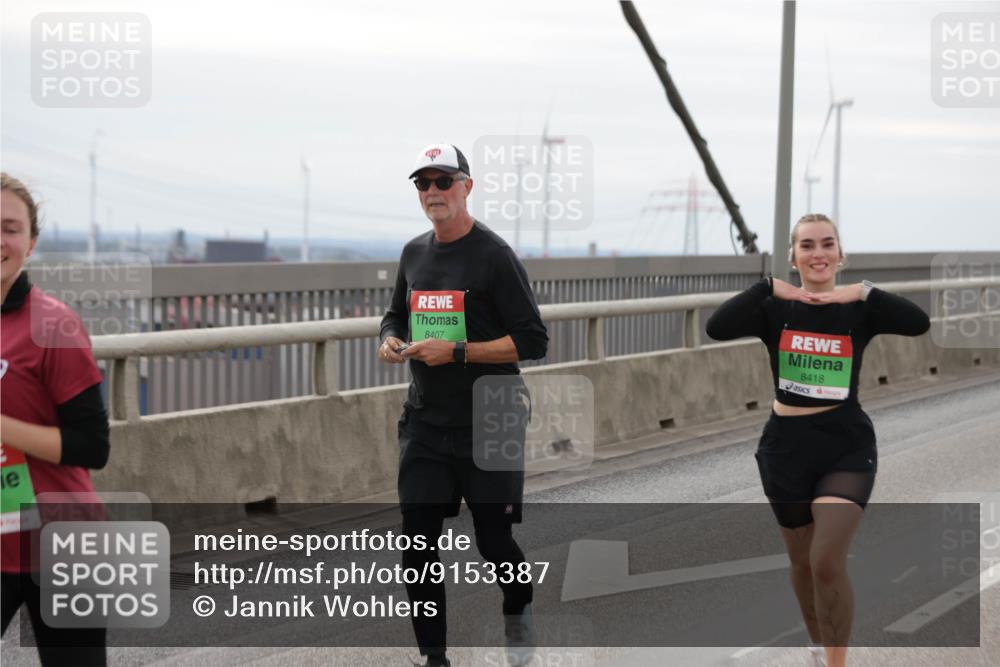 03.10.2025 - Köhlbrandbrückenlauf Jannik Wohlers http://msf.ph/oto/9153387 03.10.2025 16:04:06 Position 1 8407, 8418 meine-sportfotos.de