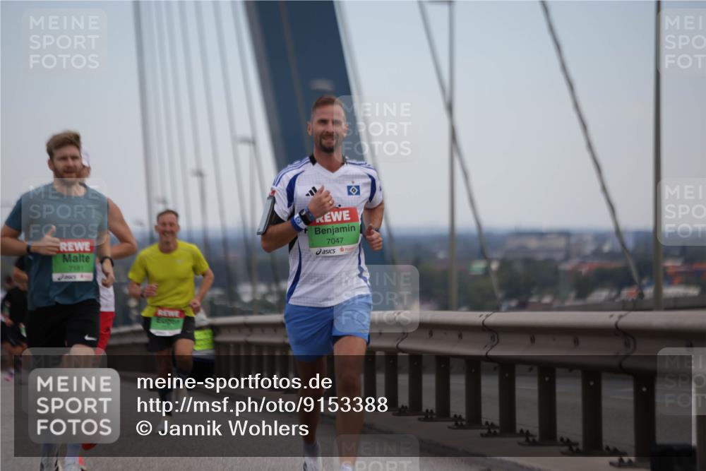 03.10.2025 - Köhlbrandbrückenlauf Jannik Wohlers http://msf.ph/oto/9153388 03.10.2025 15:19:17 Position 1 7181, 7047 meine-sportfotos.de
