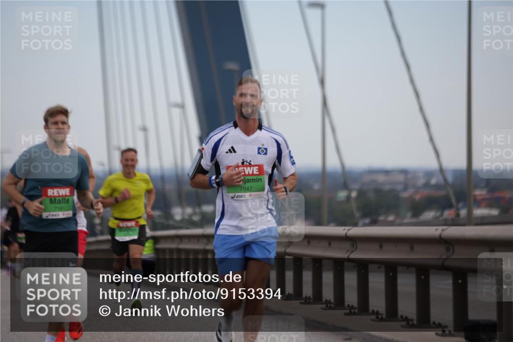 03.10.2025 - Köhlbrandbrückenlauf Jannik Wohlers http://msf.ph/oto/9153394 03.10.2025 15:19:17 Position 1 7181, 7047 meine-sportfotos.de