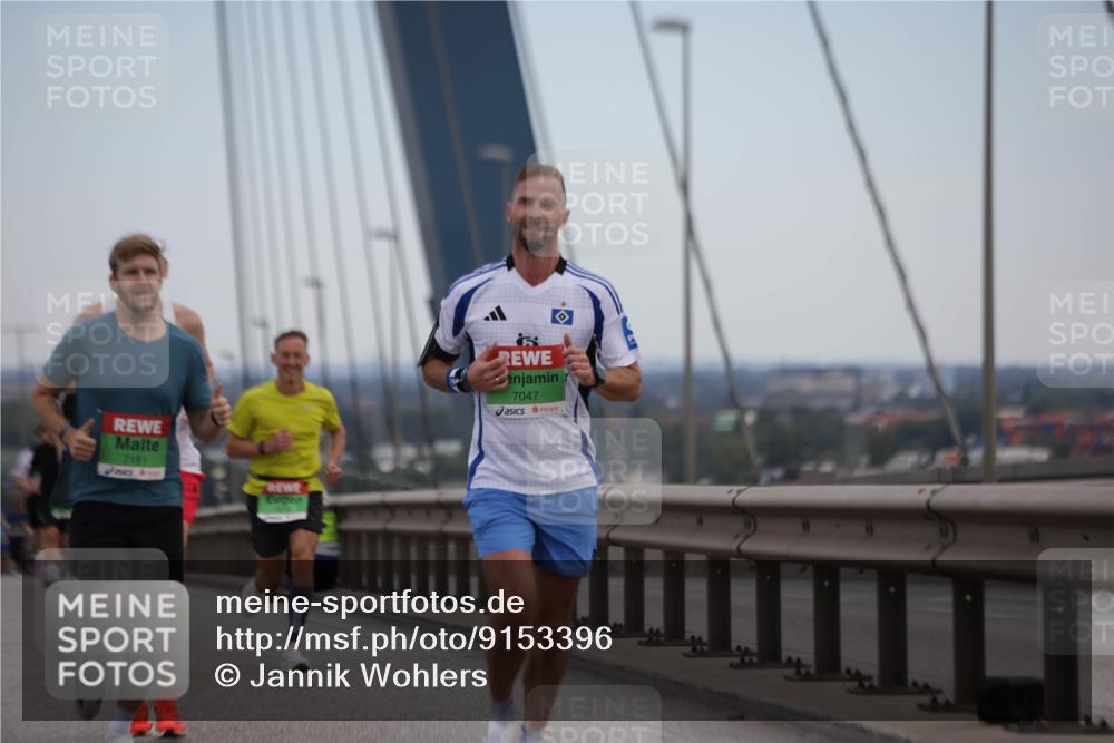 03.10.2025 - Köhlbrandbrückenlauf Jannik Wohlers http://msf.ph/oto/9153396 03.10.2025 15:19:17 Position 1 7181, 7047 meine-sportfotos.de