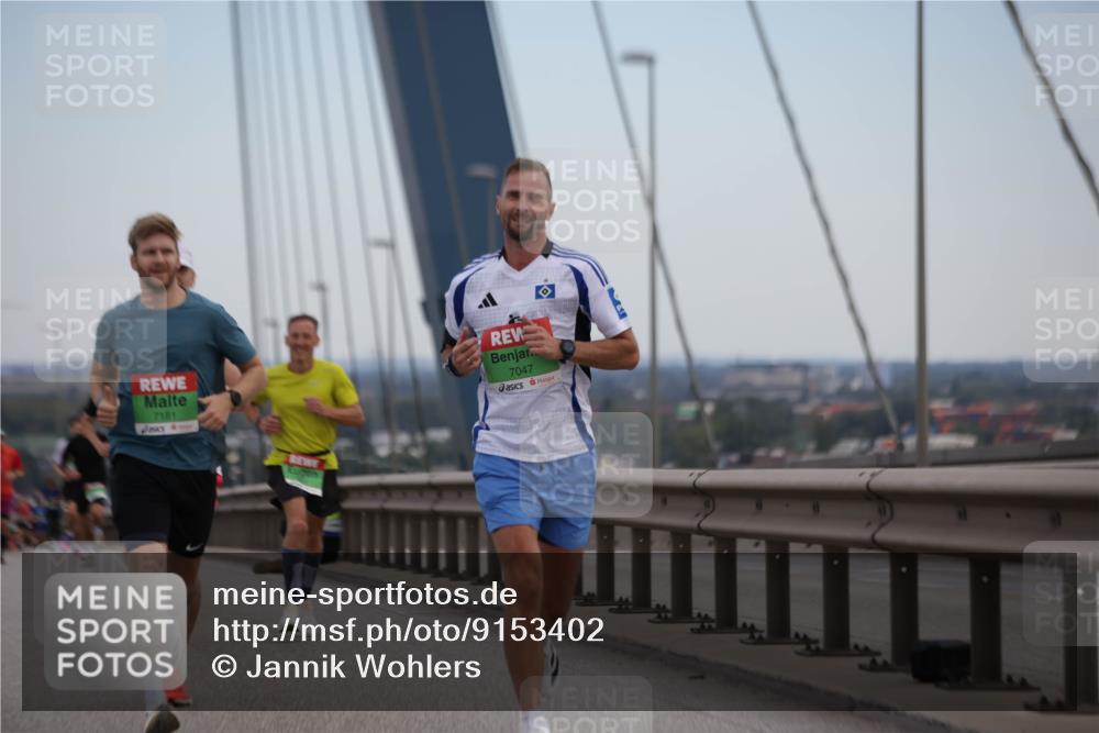 03.10.2025 - Köhlbrandbrückenlauf Jannik Wohlers http://msf.ph/oto/9153402 03.10.2025 15:19:17 Position 1 7181, 7047 meine-sportfotos.de