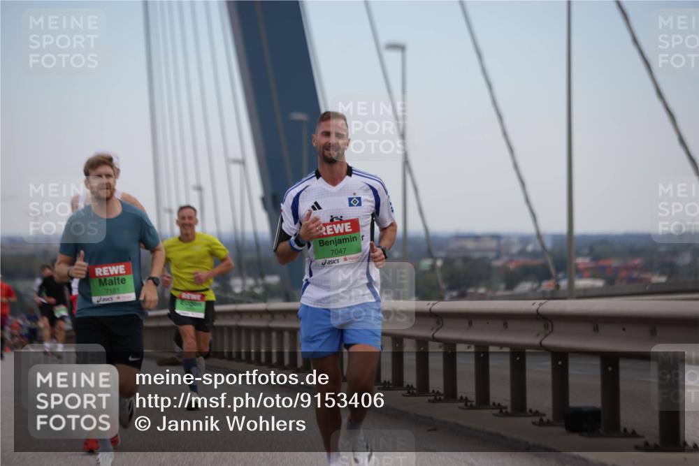 03.10.2025 - Köhlbrandbrückenlauf Jannik Wohlers http://msf.ph/oto/9153406 03.10.2025 15:19:17 Position 1 7181, 7047 meine-sportfotos.de