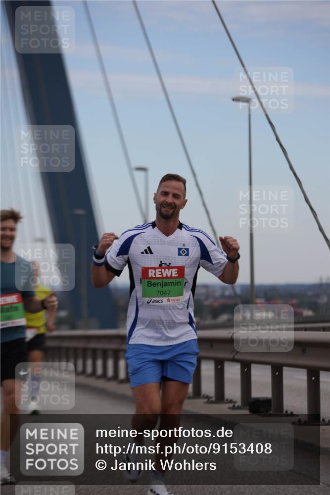 03.10.2025 - Köhlbrandbrückenlauf Jannik Wohlers http://msf.ph/oto/9153408 03.10.2025 15:19:18 Position 1 7047 meine-sportfotos.de