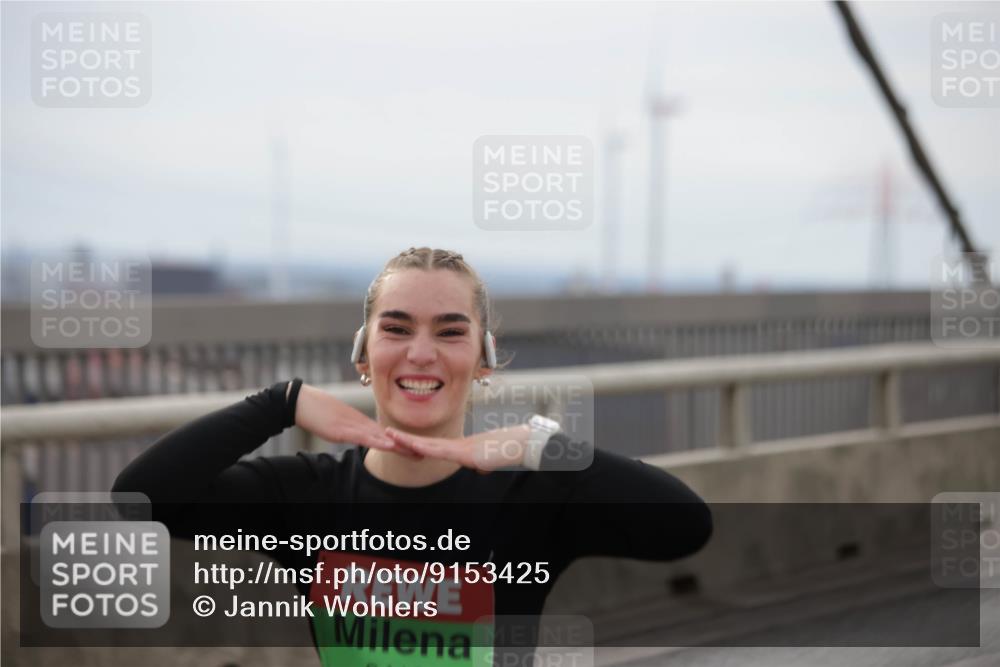 03.10.2025 - Köhlbrandbrückenlauf Jannik Wohlers http://msf.ph/oto/9153425 03.10.2025 16:04:07 Position 1  meine-sportfotos.de
