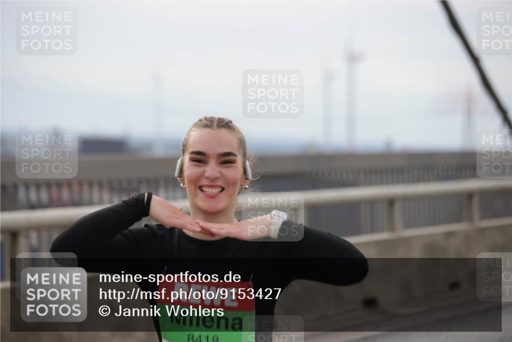 03.10.2025 - Köhlbrandbrückenlauf Jannik Wohlers http://msf.ph/oto/9153427 03.10.2025 16:04:07 Position 1 8418 meine-sportfotos.de