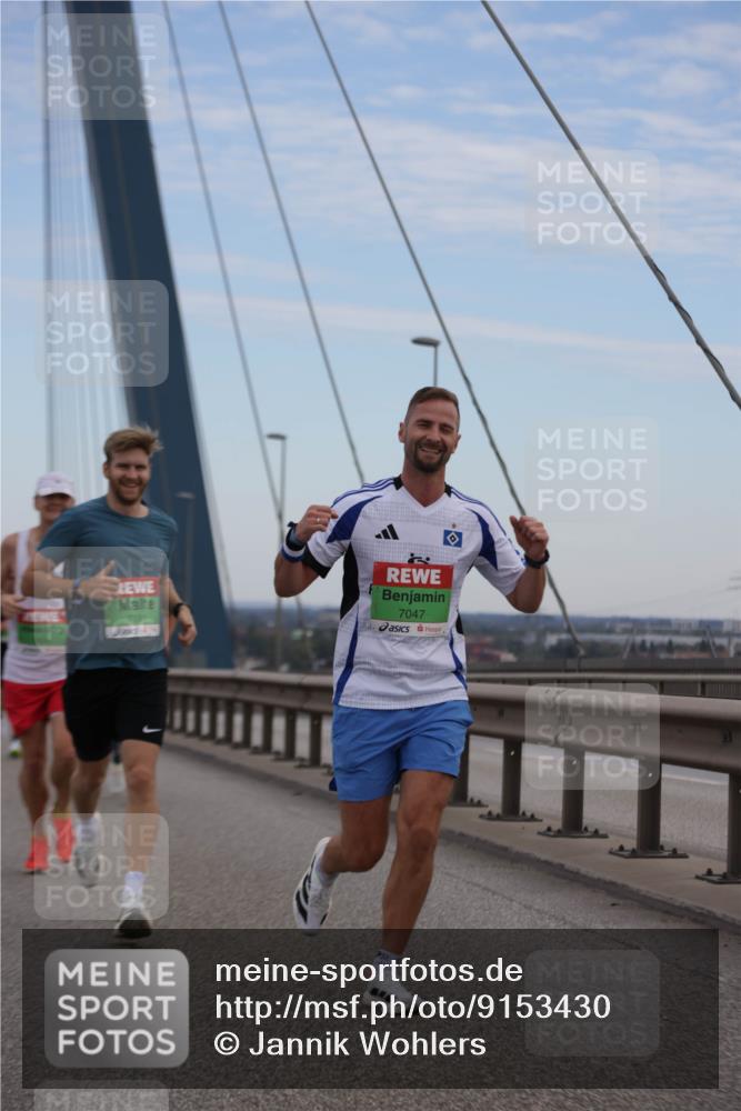 03.10.2025 - Köhlbrandbrückenlauf Jannik Wohlers http://msf.ph/oto/9153430 03.10.2025 15:19:19 Position 1 7181, 7047 meine-sportfotos.de