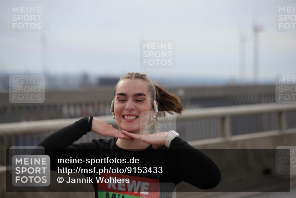 03.10.2025 - Köhlbrandbrückenlauf Jannik Wohlers http://msf.ph/oto/9153433 03.10.2025 16:04:07 Position 1  meine-sportfotos.de