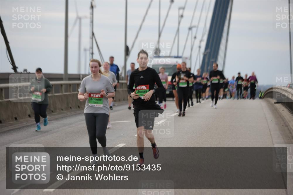 03.10.2025 - Köhlbrandbrückenlauf Jannik Wohlers http://msf.ph/oto/9153435 03.10.2025 16:04:08 Position 1 7964, 7955 meine-sportfotos.de