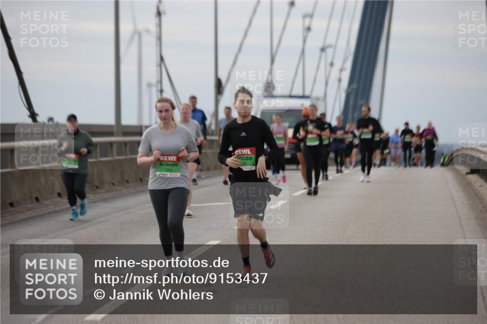 03.10.2025 - Köhlbrandbrückenlauf Jannik Wohlers http://msf.ph/oto/9153437 03.10.2025 16:04:08 Position 1 7964 meine-sportfotos.de