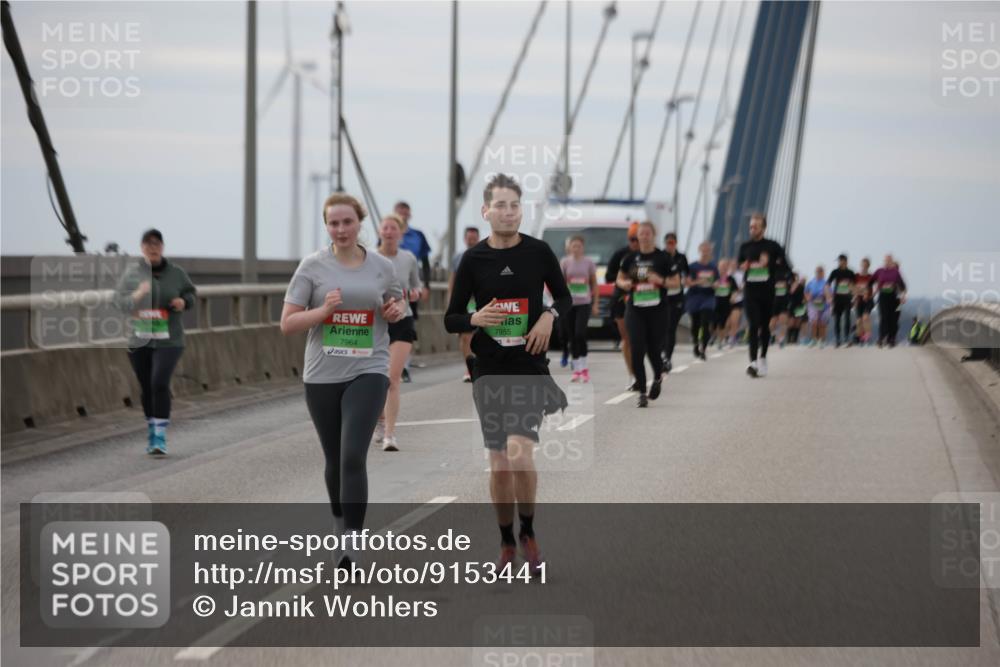 03.10.2025 - Köhlbrandbrückenlauf Jannik Wohlers http://msf.ph/oto/9153441 03.10.2025 16:04:08 Position 1 7964, 7955 meine-sportfotos.de
