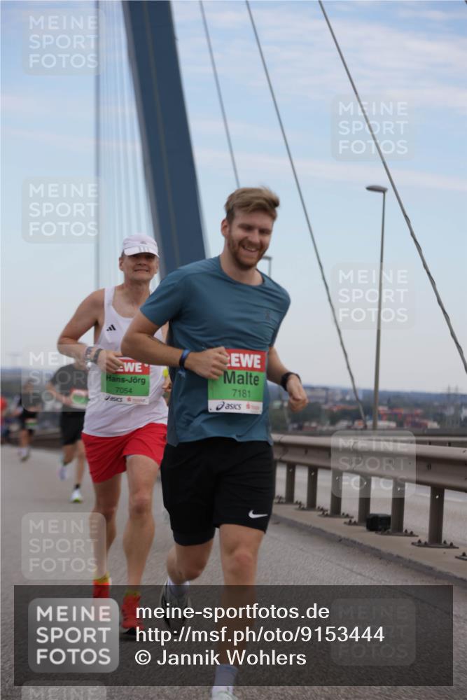 03.10.2025 - Köhlbrandbrückenlauf Jannik Wohlers http://msf.ph/oto/9153444 03.10.2025 15:19:20 Position 1 7054, 7181 meine-sportfotos.de