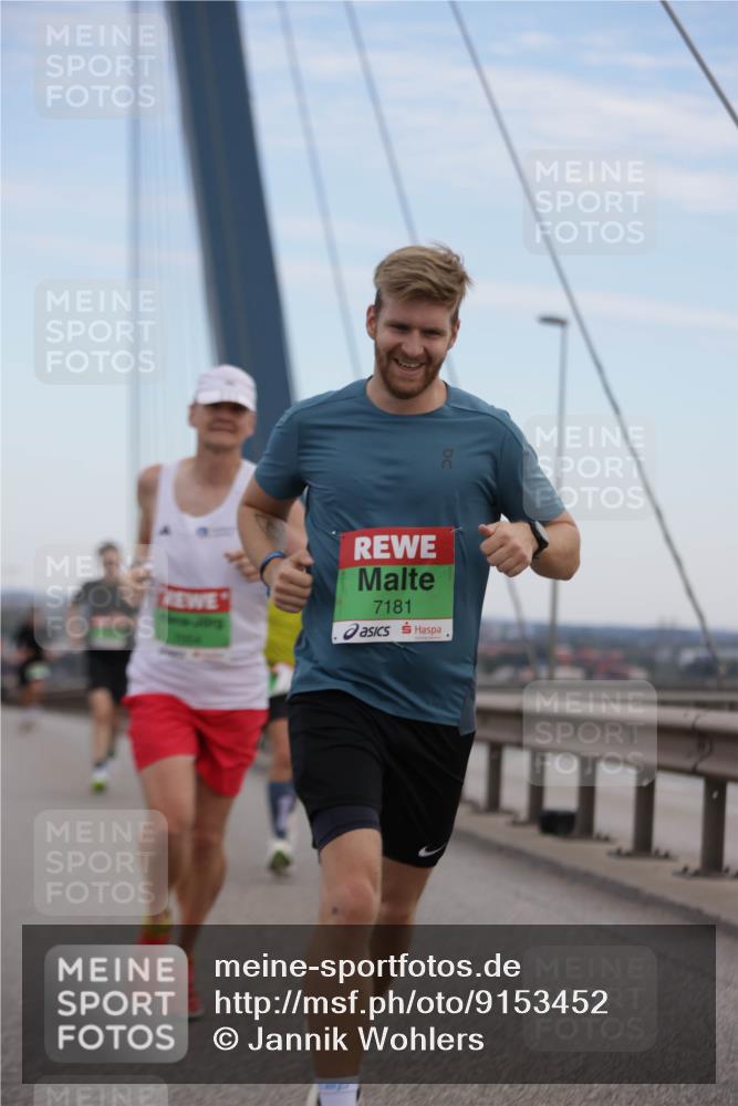 03.10.2025 - Köhlbrandbrückenlauf Jannik Wohlers http://msf.ph/oto/9153452 03.10.2025 15:19:20 Position 1 7181 meine-sportfotos.de