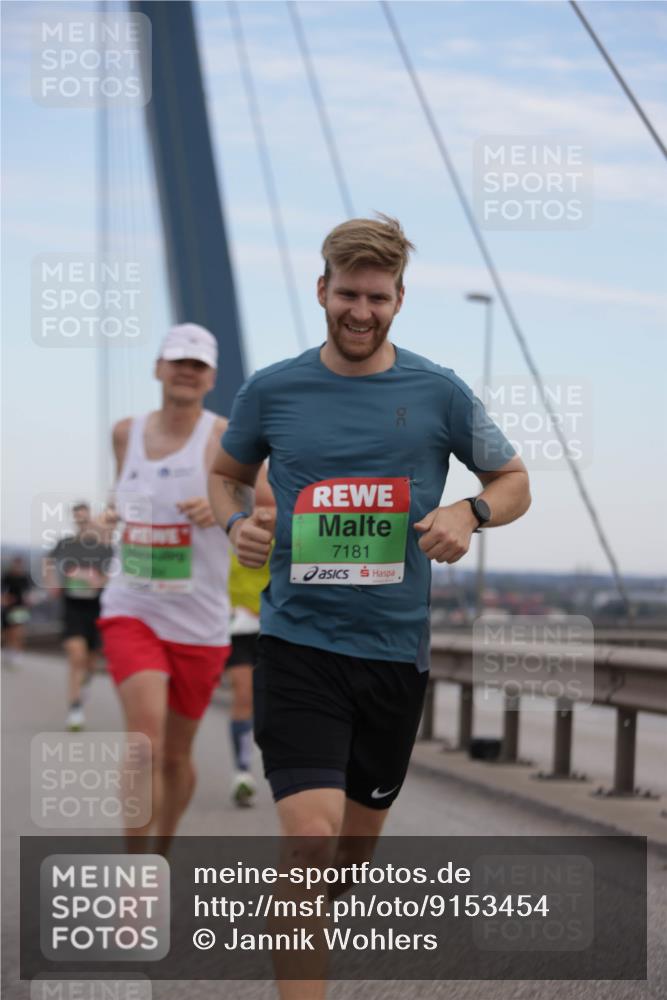 03.10.2025 - Köhlbrandbrückenlauf Jannik Wohlers http://msf.ph/oto/9153454 03.10.2025 15:19:20 Position 1 7181 meine-sportfotos.de