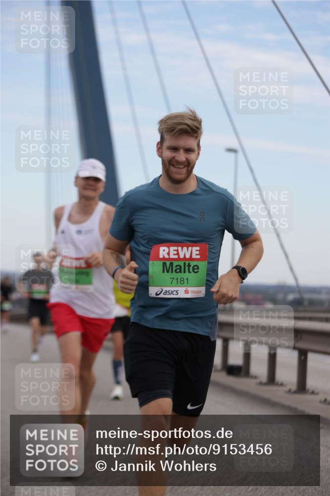03.10.2025 - Köhlbrandbrückenlauf Jannik Wohlers http://msf.ph/oto/9153456 03.10.2025 15:19:20 Position 1 7181 meine-sportfotos.de