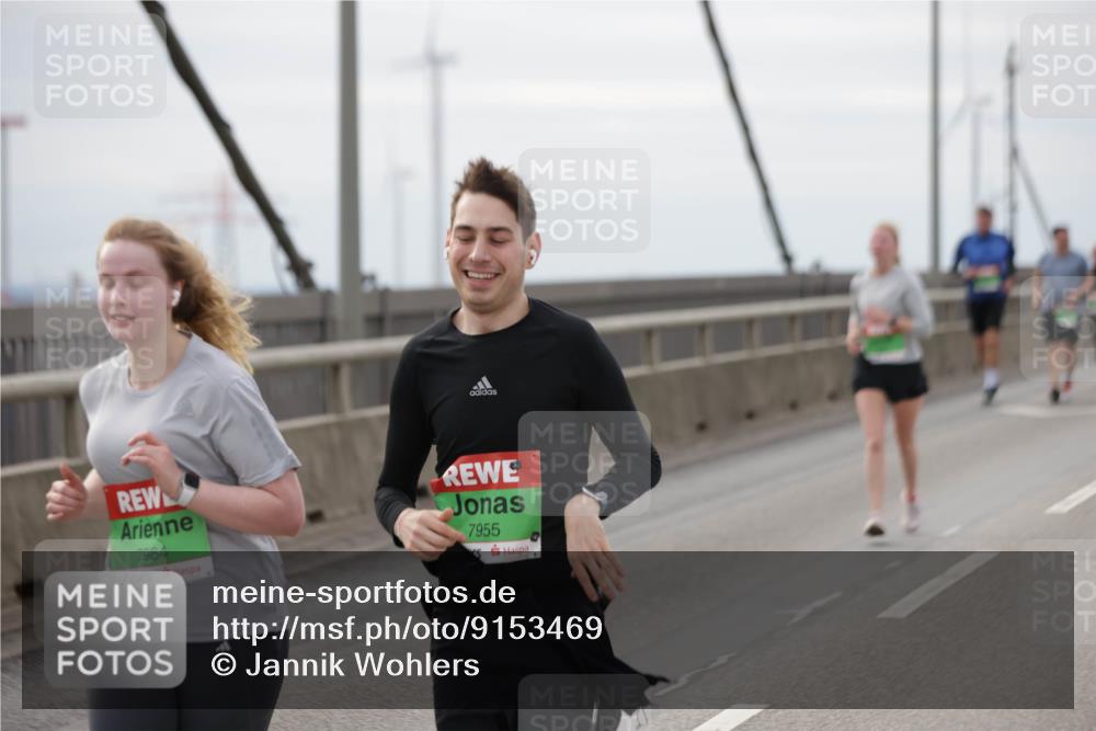 03.10.2025 - Köhlbrandbrückenlauf Jannik Wohlers http://msf.ph/oto/9153469 03.10.2025 16:04:13 Position 1 7964, 7955 meine-sportfotos.de