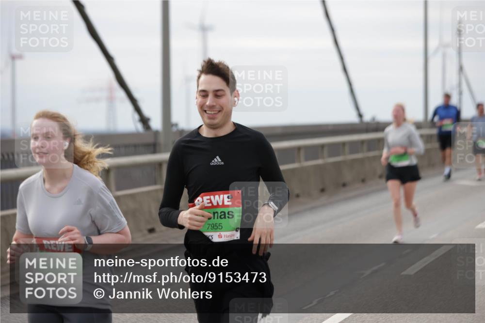03.10.2025 - Köhlbrandbrückenlauf Jannik Wohlers http://msf.ph/oto/9153473 03.10.2025 16:04:13 Position 1 7964, 7955 meine-sportfotos.de