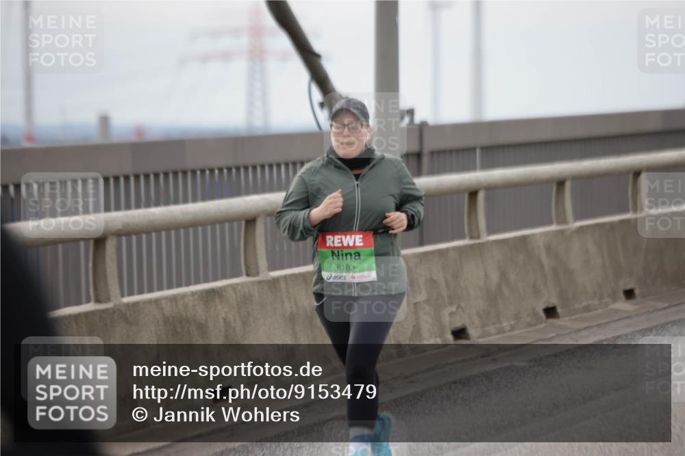 03.10.2025 - Köhlbrandbrückenlauf Jannik Wohlers http://msf.ph/oto/9153479 03.10.2025 16:04:14 Position 1 8183 meine-sportfotos.de